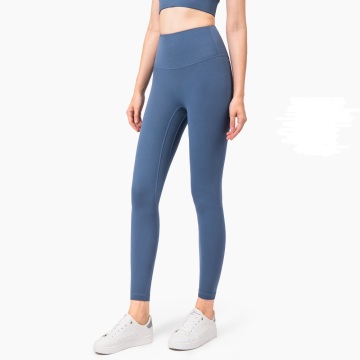 fitnessstudio nackte frau yoga enge legging fitness