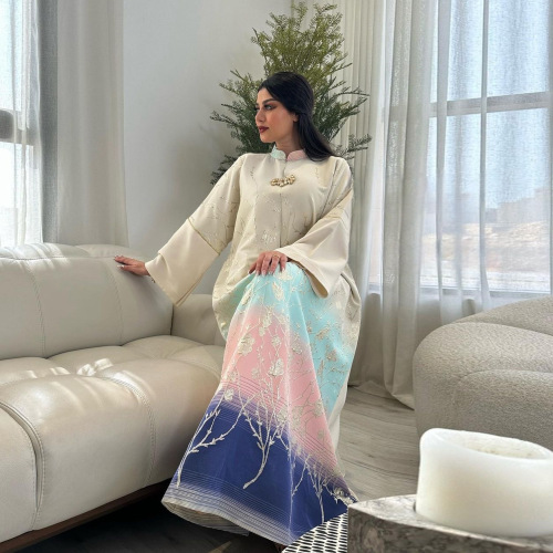 لباس عبایی گلدوزی شده گرادیان