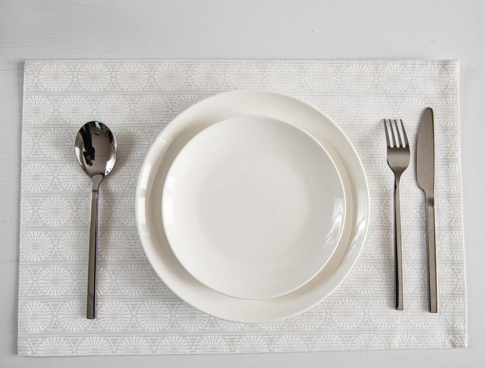 White Daisy Placemats