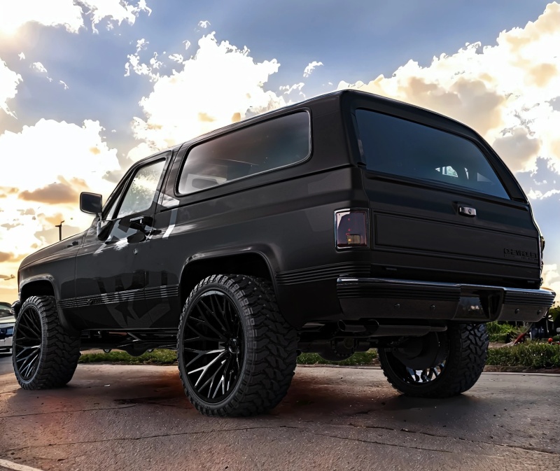 20-inch gloss black painted wheel