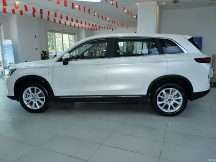China's Latest Skywell ET5 and EV6 Electric SUVs: 520KM Range and Cutting-Edge Features