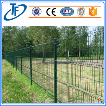 Welded wire mesh fence for garden