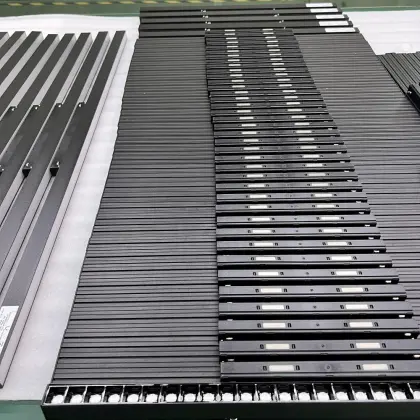 Commercial LED magnetic track light