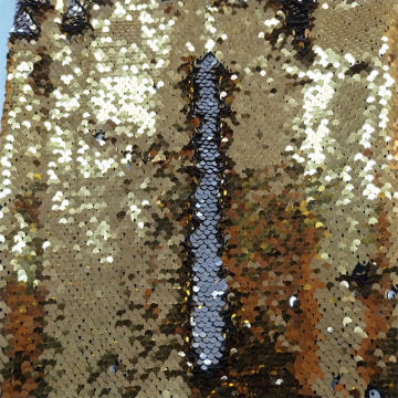 Reversible sequin embroidery fabric in two-tones color