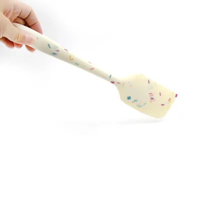 High-Quality Silicone Scraper and Baking Tools for Pastry Making