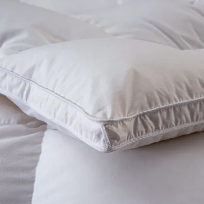 Star Hotel White Goose Down Duvet for Spring, Fall, and Winter