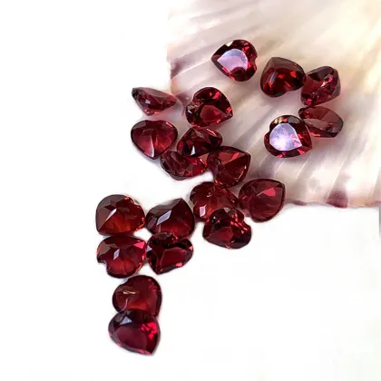 Natural Moissanite Garnet Heart-Shaped Ring Garnet