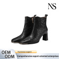 Botines de cuero desgastados vintage negros