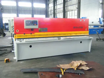 hydraulic swing beam guillotine shearer machine