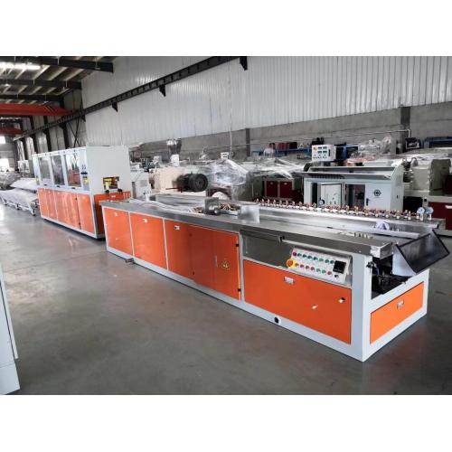 Yüksek kaliteli PVC/WPC Profil Panel Tahta Tavan Ekstrüzyon Makinesi/Yapım Makinesi/Üretim Hattı