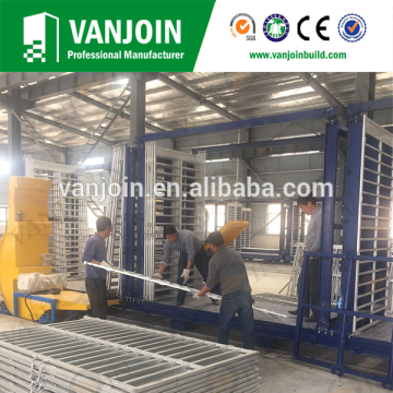 Lightweight concrete wall panel forming machine with vertical mould car