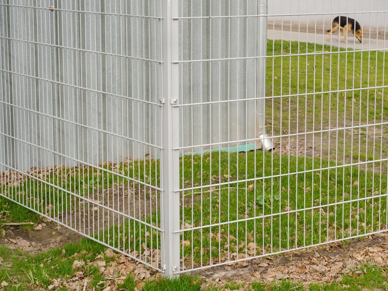 square post fence (404)