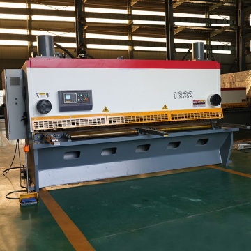 Metal Shearing Machine With DAC360T Controller