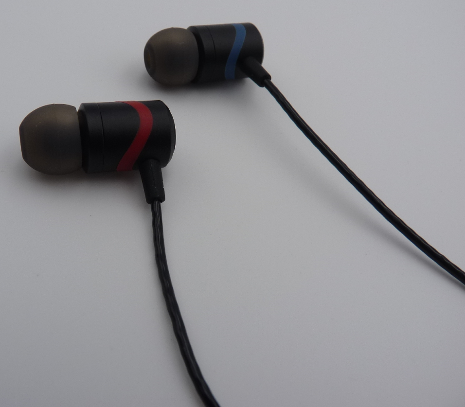 Noise Isolating Wired Earbud