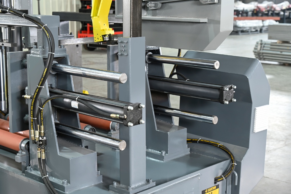 Double Column Horizontal Band Sawing Machine