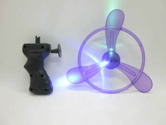 PULL-STRING FLYING DISK W/LIGHT