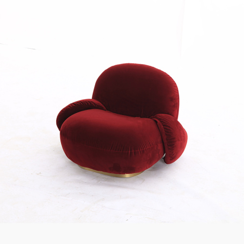 Fabric Gubi Pacha Lounge Chair com apoio de braço