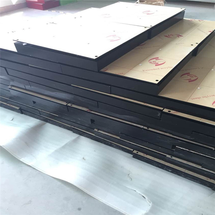 CNC-Schneiden von Kunststoff-Acrylplatten in Sondergröße