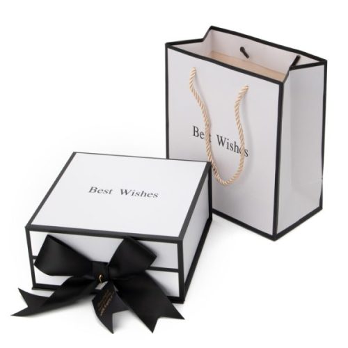 Custom Luxury Magnetic Packaging Boxes with Cotton Handle