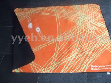 Waterprof Backing Fleece Blanket 150x190cm