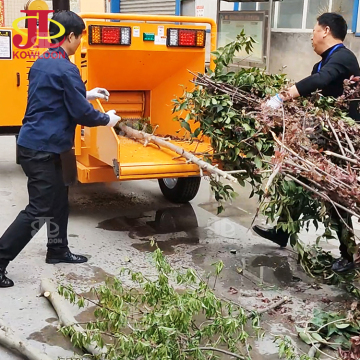 China Top Manufacturer 100HP Mobile Diesel Wood Chipper Shredder