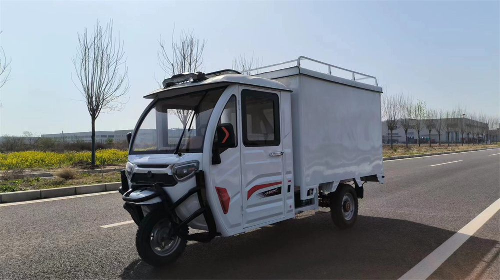 Enclosed Electric Cargo Tricycle