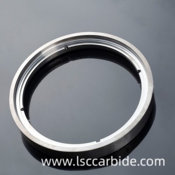 Tungsten carbide sealing ring that ensures complete sealing