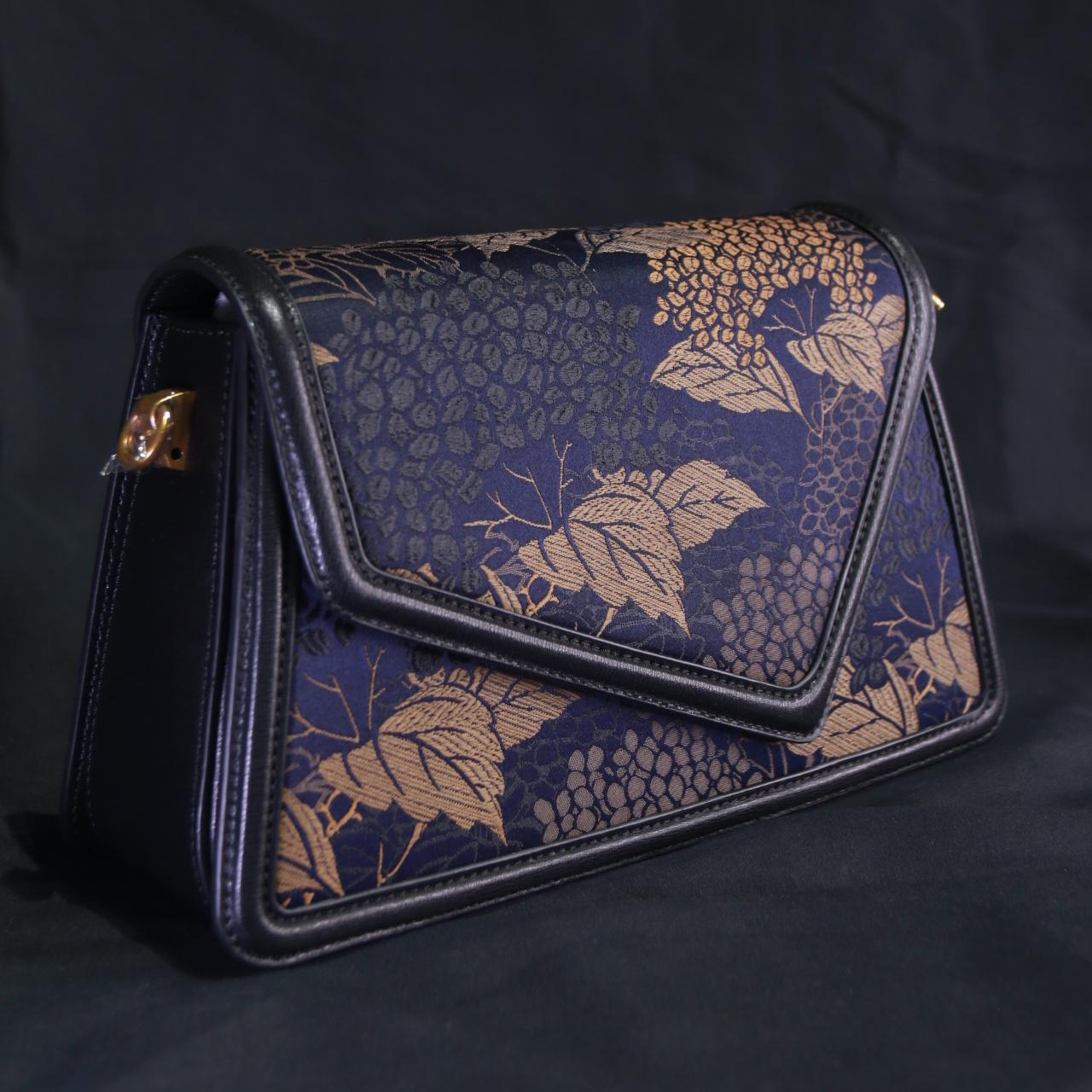 Bolso Clutch De Diseñador Azul Oscuro - Bordado De Seda