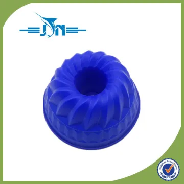 Multifunctional silicone molds for microwave cake