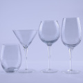 Ensemble de vin en verre transparent motif quadrillage