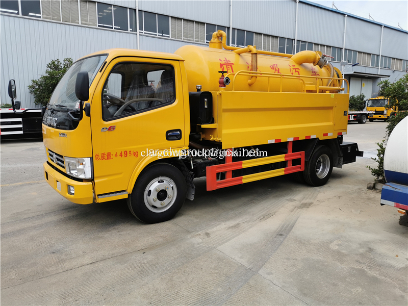 شاحنة تنظيف المجاري 5000L / شاحنة شفط مياه المجاري
