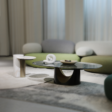 Mesa de café de mármol minimalista moderna con patas de metal mate