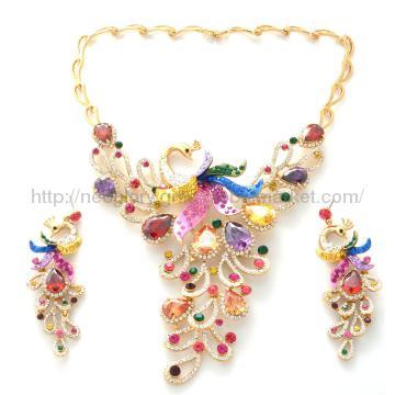Fashion Jewelry Necklace Set with 14K Gold Plating