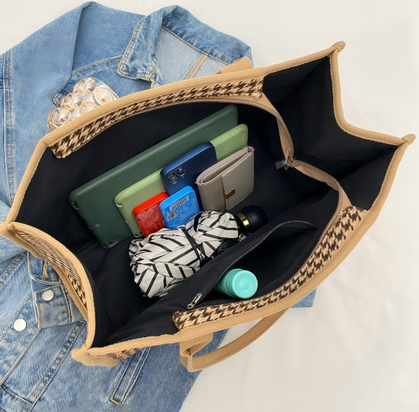 다재다능하고 간단한 여성 토트 백 Versatile and simple women's tote bag