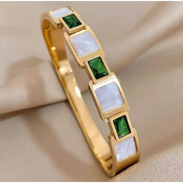 Brazalete de titanio de cáscara blanca de diamante verde