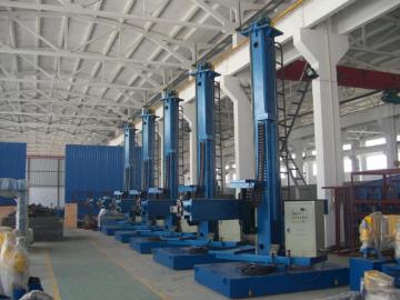 Automatic tank welding column boom manipulator machine