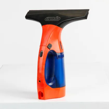 No drop water plastic window squeegees