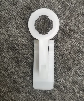 O Shape C9 Tuff Clip for Christmas Lights