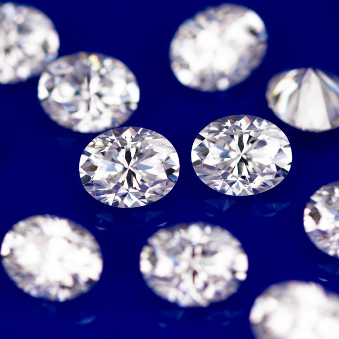 Moissanite Oval Potongan Cemerlang 4x5mm DEF VVS