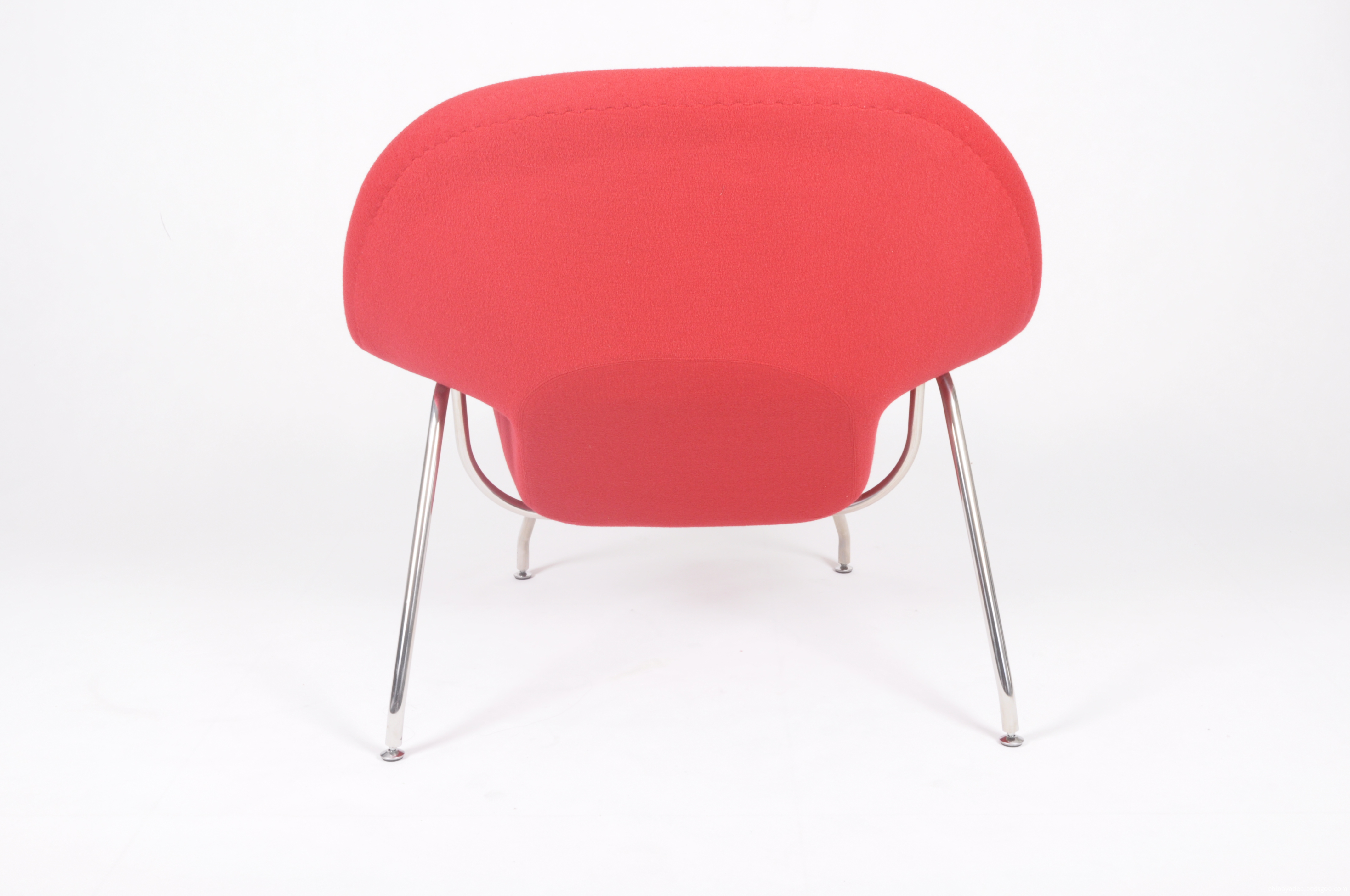 saarinen womb chair