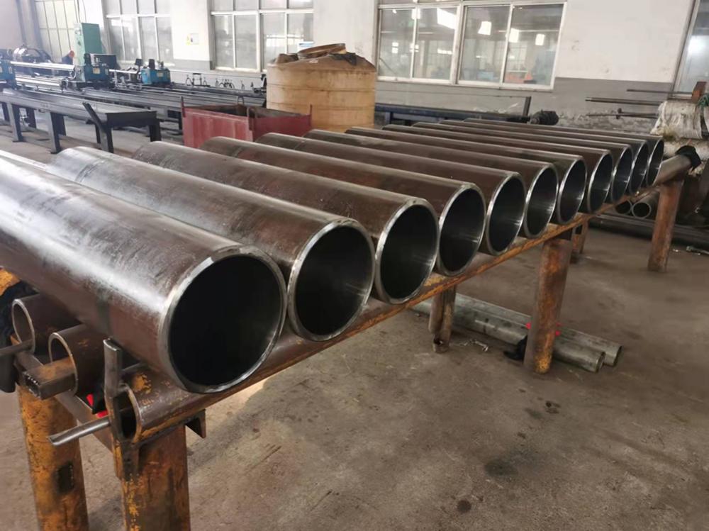 SAE 4130 alloy steel seamless hydraulic cylinder tube