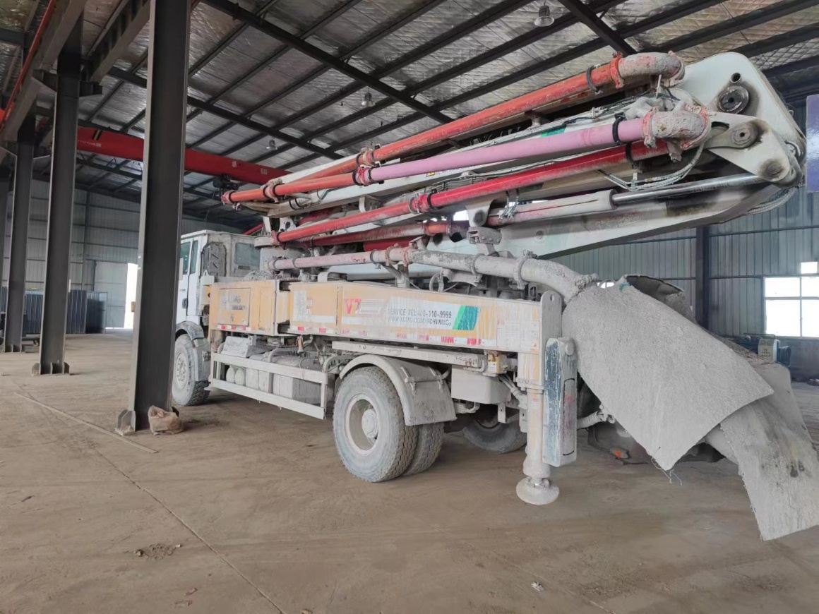XCMG used pump truck HB37V