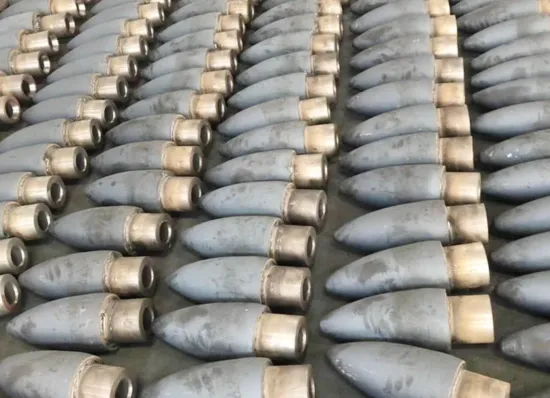 Piercing head for produing seamless pipe