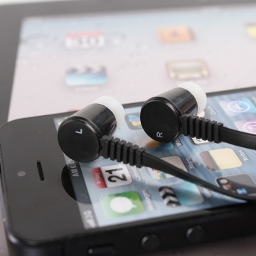 Lattest colorful earphone for iphone with mic and control