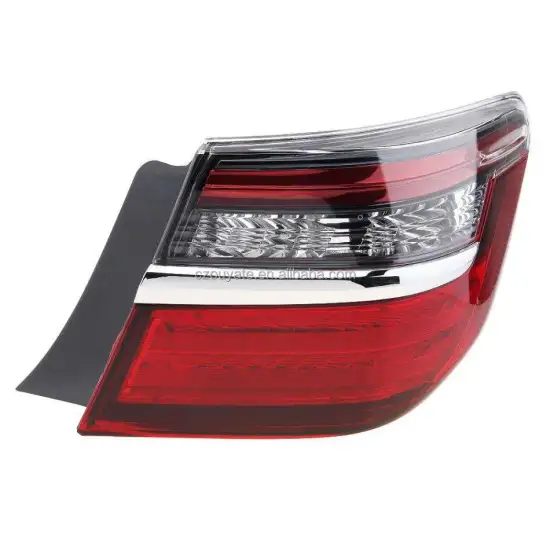 81561-06660 81551-06660 Auto Parts - Left Tail Lamp for Toyota Camry 2015