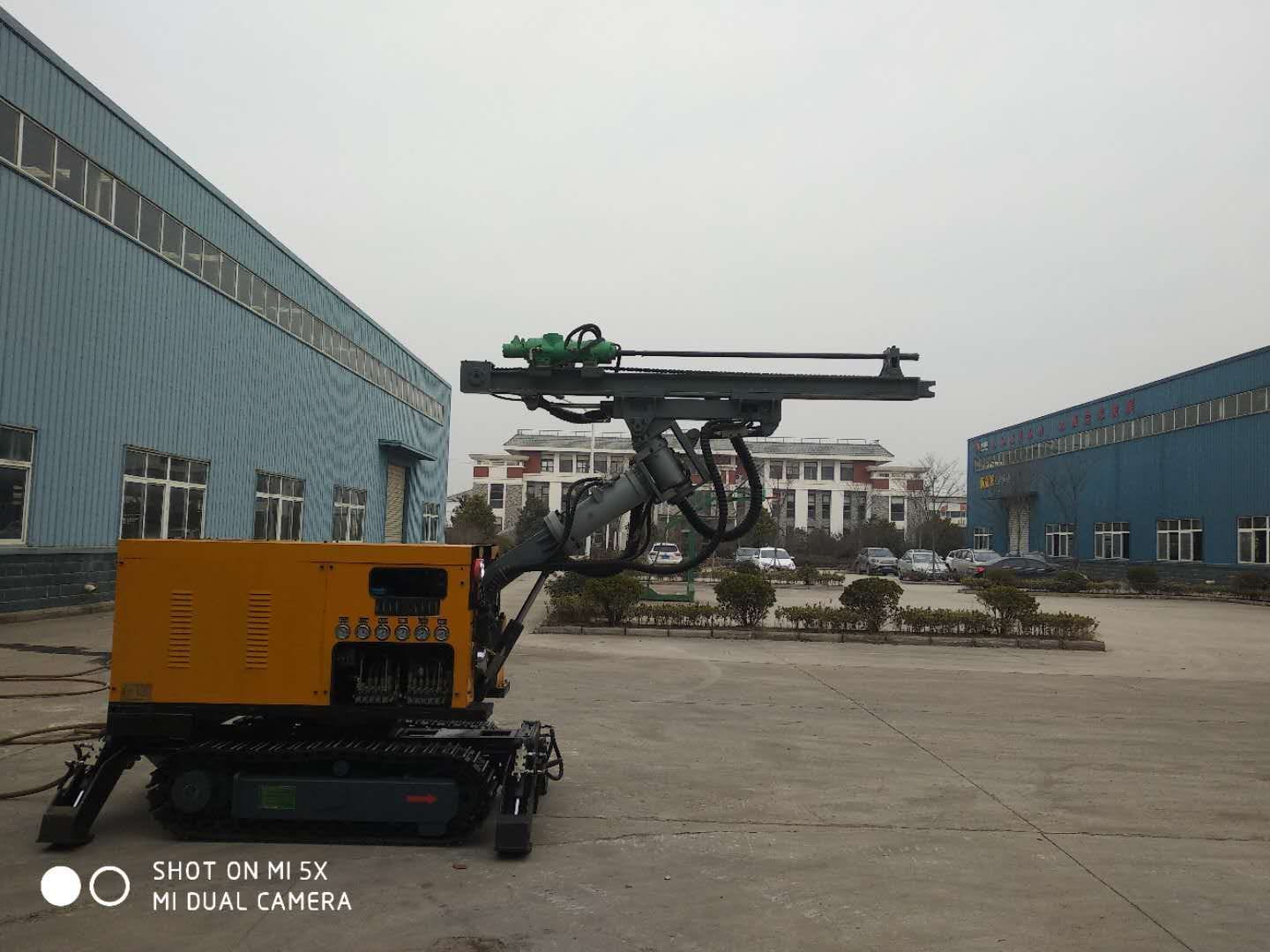 ANZ-45A Mining crawler remote control drilling vehicle