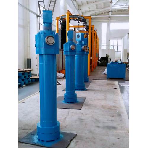 Hydraulic cylinder for heavy metallurgical industry