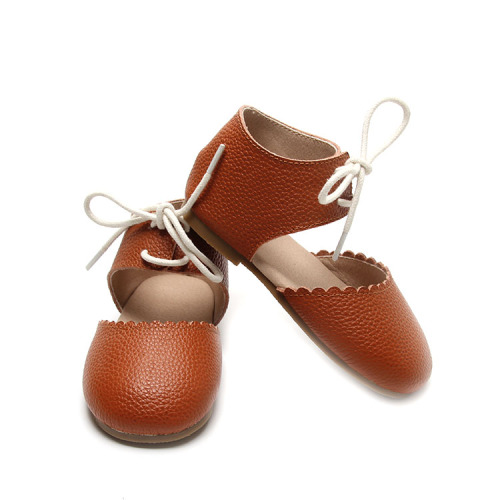 Детские туфли на плоской подошве на шнуровке для девочек