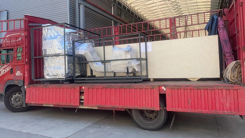 Henghui Mold's high-end CNC equipment has been shipped to Russia, adding new momentum to Sino-Russian precision manufacturing cooperation!