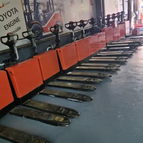Используемый BT Electric Pallet Truck LPE200